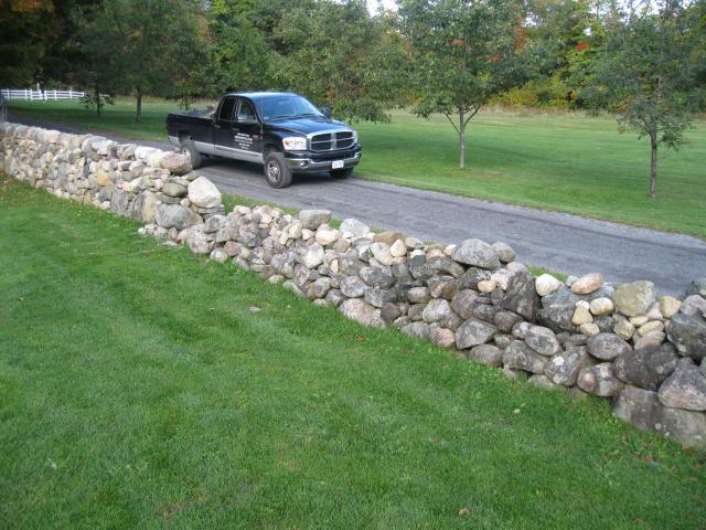Kingsmere wall needing fixing.